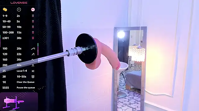 lanna brunette online show from 31, 3, 2026