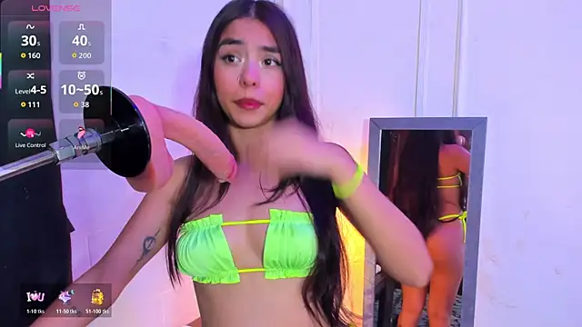 lanna brunette online show from 3, 5, 2026