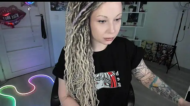 HoneySallyMoore online show from 5, 4, 2026