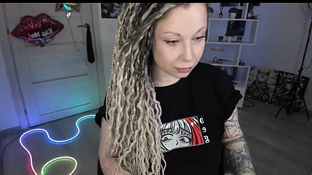 HoneySallyMoore online show from 12, 4, 2026