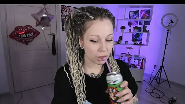 HoneySallyMoore online show from 19, 10, 2025