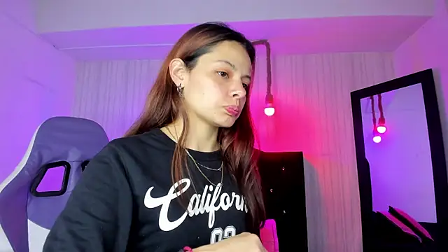 Snapshot of nicky_angel1 chatting on 14, 10, 2025 nicky angel1 online show from 14, 10, 2025