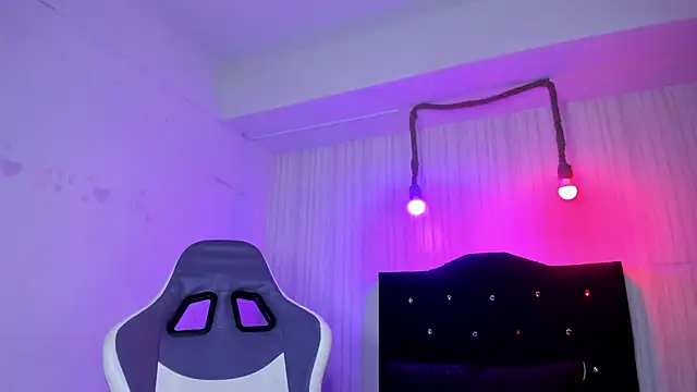 Snapshot of nicky_angel1 chatting on 21, 10, 2025 nicky angel1 online show from 21, 10, 2025