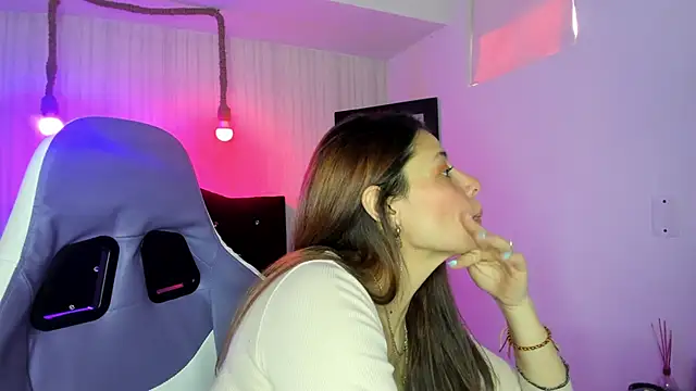 Snapshot of nicky_angel1 chatting on 18, 10, 2025 nicky angel1 online show from 18, 10, 2025