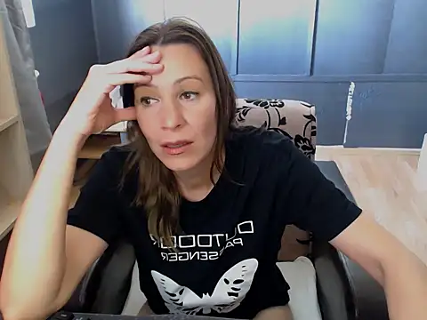 Snapshot of hannaha chatting on 12, 5, 2026 hannaha online show from 12, 5, 2026