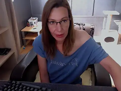 Snapshot of hannaha chatting on 17, 5, 2026 hannaha online show from 17, 5, 2026