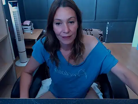 Snapshot of hannaha chatting on 4, 6, 2026 hannaha online show from 4, 6, 2026
