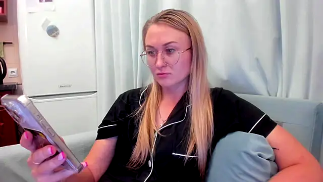 your Goddess Eva online show from 8, 10, 2025