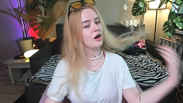 Alexa Pirs online show from 25, 5, 2026