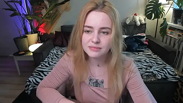 Alexa Pirs online show from 6, 4, 2026