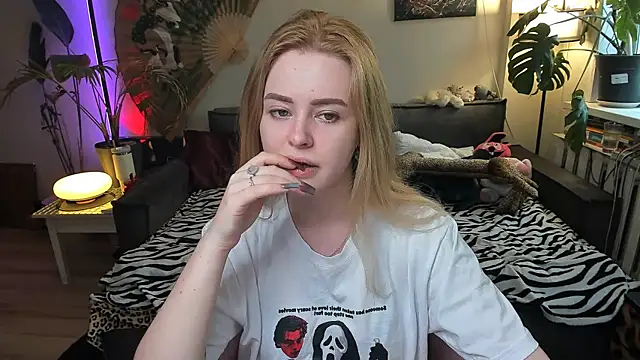 Alexa Pirs online show from 6, 3, 2026