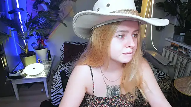 Alexa Pirs online show from 2, 12, 2025