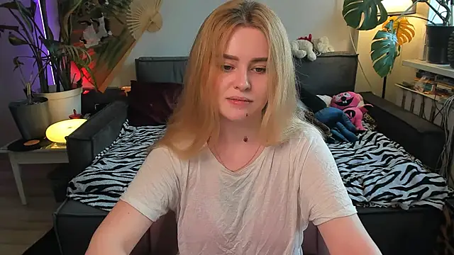 Alexa Pirs online show from 12, 4, 2026