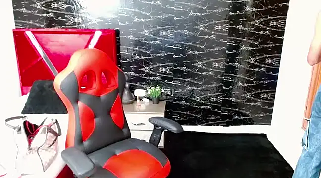 Kylie veryhot 1 online show from 6, 3, 2025