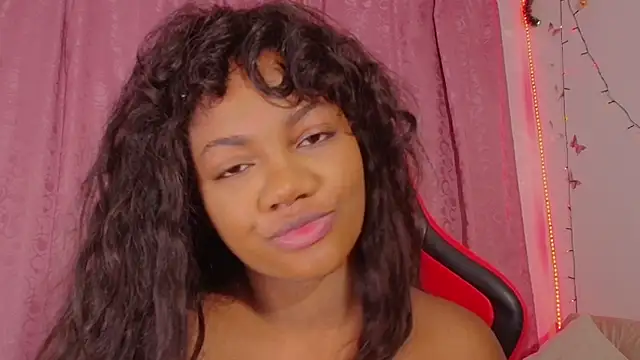 Daphnewalker   online show from 17, 12, 2025