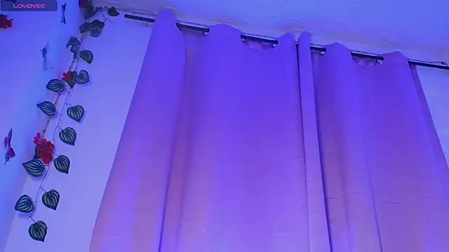 Daphnewalker   online show from 22, 5, 2026