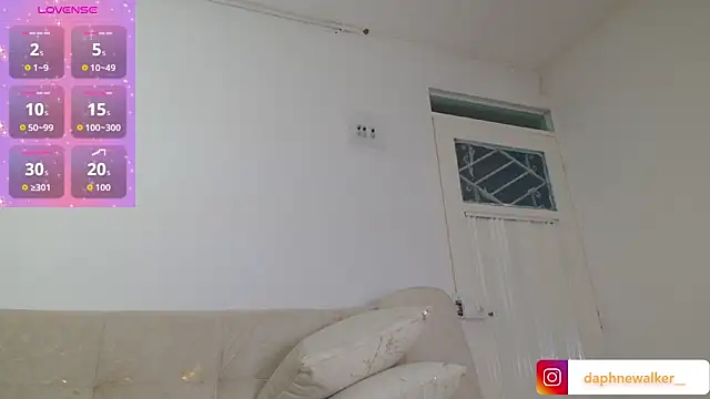 Snapshot of Daphnewalker__ chatting on 9, 10, 2025 Daphnewalker online show from 9, 10, 2025