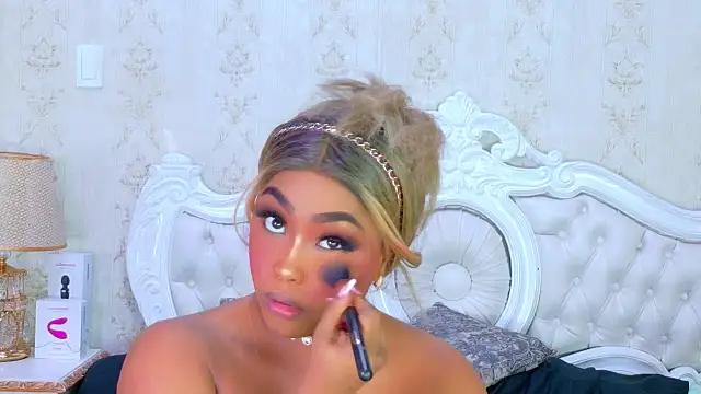 TianahGlow online show from 14, 11, 2025