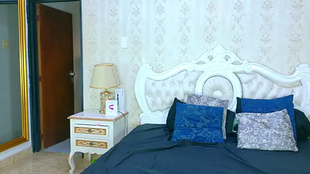 TianahGlow online show from 31, 10, 2025