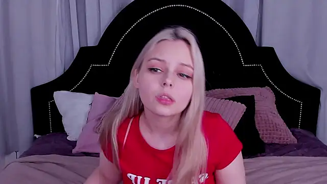 CLAIRE VOGT online show from 7, 3, 2025