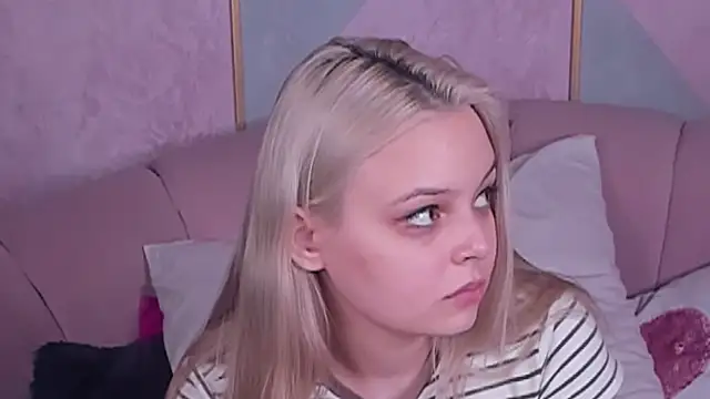 CLAIRE VOGT online show from 17, 2, 2025