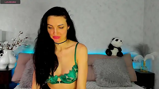 Snapshot of Tina_Mart chatting on 23, 4, 2026 Tina Mart online show from 23, 4, 2026