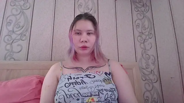 Snapshot of Little_kitsune1707 chatting on 2, 10, 2025 Little kitsune1707 online show from 2, 10, 2025