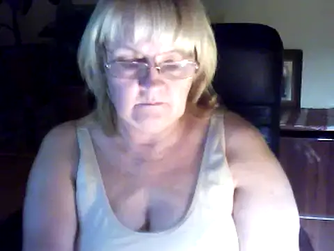 Snapshot of Violet5364 chatting on 7, 11, 2025 Violet5364 online show from 7, 11, 2025