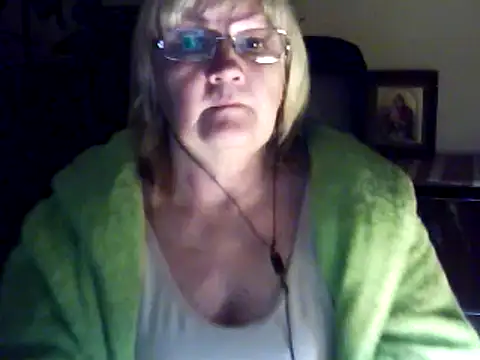 Snapshot of Violet5364 chatting on 6, 11, 2025 Violet5364 online show from 6, 11, 2025