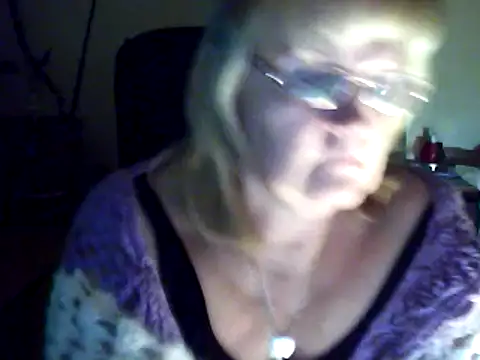 Snapshot of Violet5364 chatting on 6, 3, 2025 Violet5364 online show from 6, 3, 2025