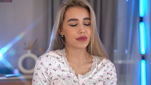  Spring Day  online show from 19, 2, 2026