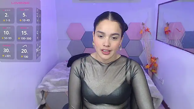 Lana Pearce online show from 4, 3, 2025