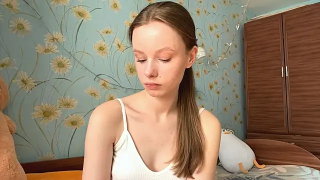 BeckyDwinell online show from 15, 3, 2025
