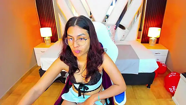 Snapshot of Cristin_Petite chatting on 25, 2, 2025 Cristin Petite online show from 25, 2, 2025