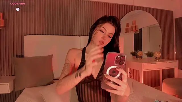 Snapshot of Giselle_royy chatting on 5, 11, 2025 Giselle royy online show from 5, 11, 2025