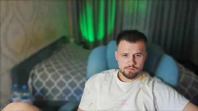 Vladik b online show from 4, 3, 2026