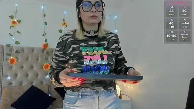 CandieGilson   online show from 5, 10, 2025