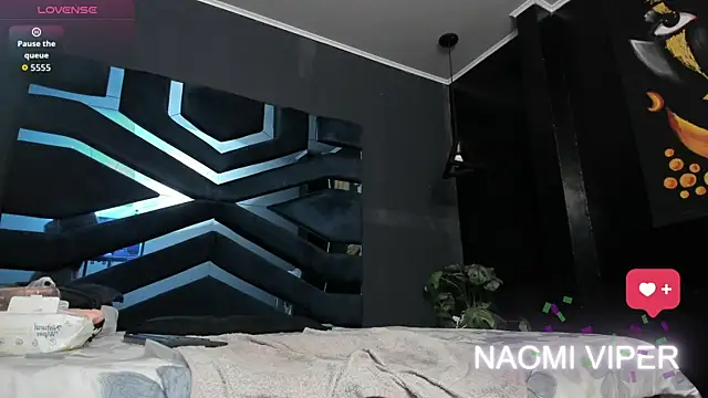 Naomii Viper online show from 20, 4, 2026