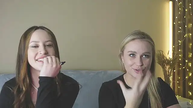 Snapshot of girlstirp chatting on 21, 3, 2025 girlstirp online show from 21, 3, 2025