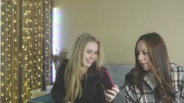 Snapshot of girlstirp chatting on 22, 3, 2025 girlstirp online show from 22, 3, 2025