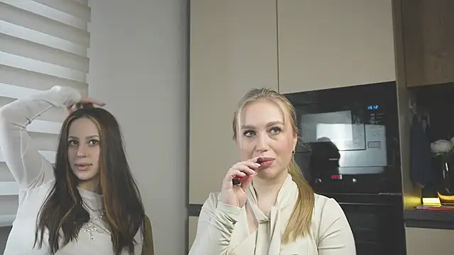 Snapshot of girlstirp chatting on 14, 3, 2025 girlstirp online show from 14, 3, 2025