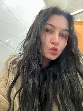 lunalovelee online show from 2, 12, 2025