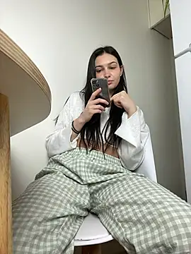 lunalovelee online show from 17, 11, 2025