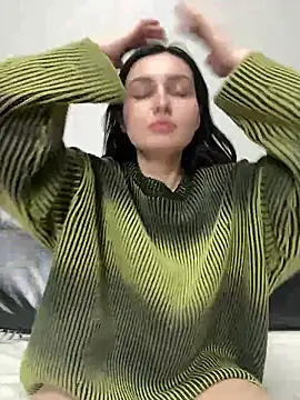 lunalovelee online show from 5, 4, 2026