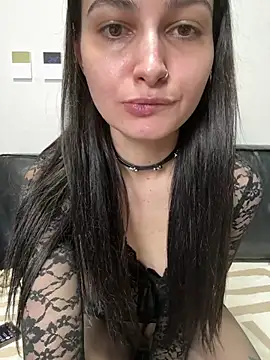 lunalovelee online show from 22, 4, 2026