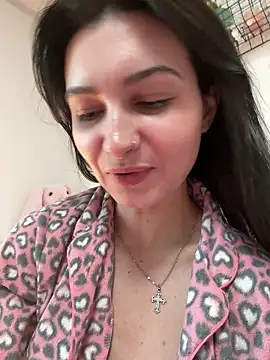 lunalovelee online show from 4, 12, 2025