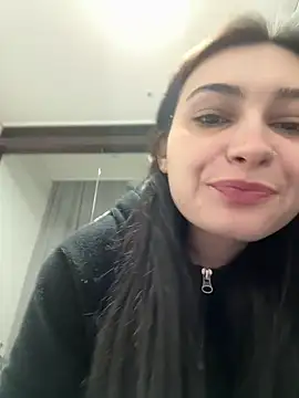 lunalovelee online show from 4, 3, 2026