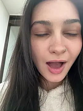 lunalovelee online show from 5, 2, 2026