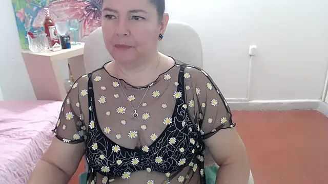 leonela 69 online show from 4, 10, 2025