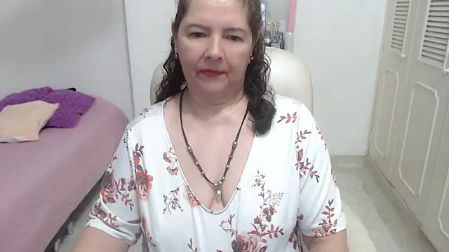 Snapshot of leonela_69 chatting on 1, 7, 2026 leonela 69 online show from 1, 7, 2026